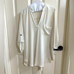 Medium White Lush Perfect Roll Tab 3/4 Sleeve Tunic